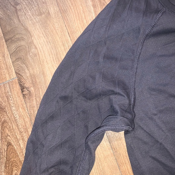 Athleta Textured Gray Long Sleeve | Medium - Picture 3 of 6